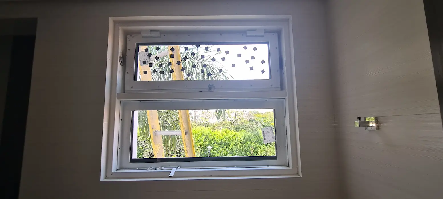 Cristal blindado ventana auxiliar