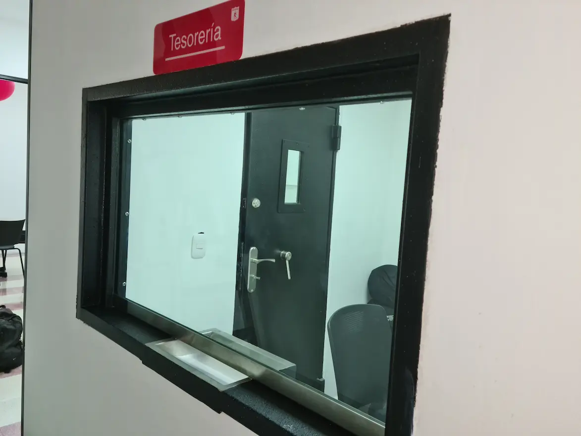 Cristal blindado para tesorería